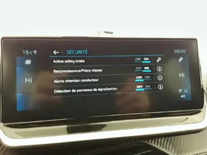 Photo 21 Peugeot 2008  BlueHDi 130 S&S EAT8