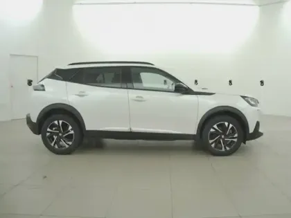 Photo 138 Peugeot 2008  BlueHDi 130 S&S EAT8