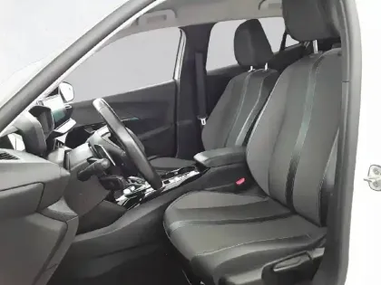 Photo 10 Peugeot 2008  BlueHDi 130 S&S EAT8