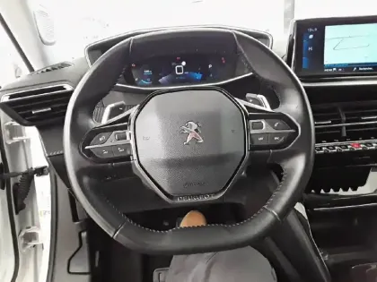 Photo 8 Peugeot 2008  BlueHDi 130 S&S EAT8