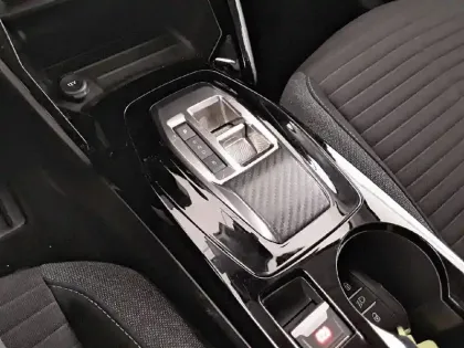 Photo 13 Peugeot 208  Electrique 50 kWh 136ch