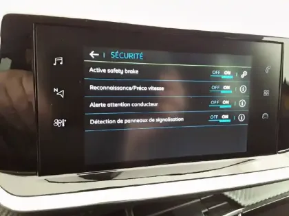Photo 19 Peugeot 208  Electrique 50 kWh 136ch
