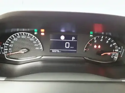 Photo 75 Peugeot 2008  PureTech 130 S&S EAT8