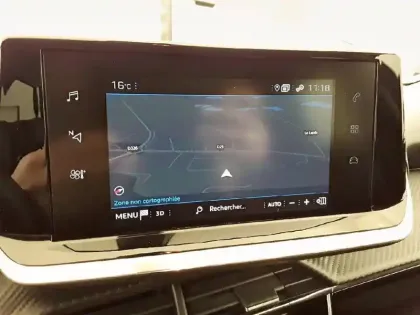 Photo 80 Peugeot 2008  PureTech 130 S&S EAT8