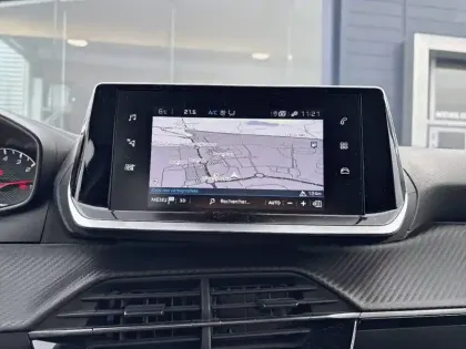 Photo 14 Peugeot 2008  PureTech 130 S&S EAT8