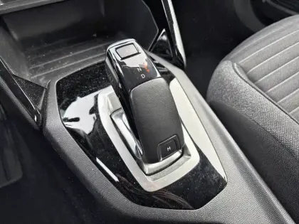 Photo 13 Peugeot 2008  PureTech 130 S&S EAT8