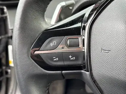 Photo 18 Peugeot 2008  PureTech 130 S&S EAT8