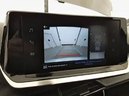 Photo 61 Peugeot 2008  PureTech 130 S&S EAT8