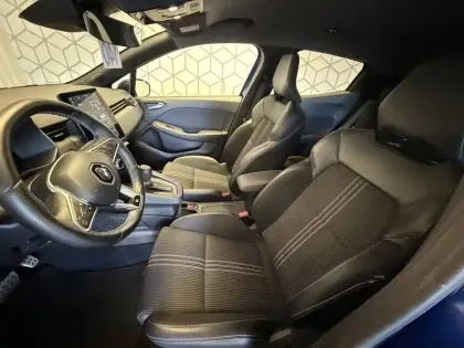 Photo 8 Renault Clio  E-Tech full hybrid 145