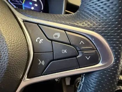 Photo 80 Renault Clio  E-Tech full hybrid 145