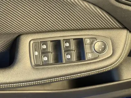 Photo 17 Renault Clio  E-Tech full hybrid 145