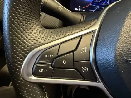 Photo 34 Renault Clio  E-Tech full hybrid 145