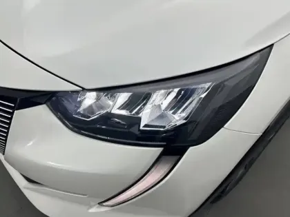 Photo 40 Peugeot 208  Electrique 50 kWh 136ch