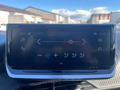 Photo 14 Peugeot 208  PureTech 75 S&S BVM5