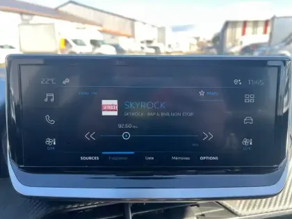 Photo 12 Peugeot 208  PureTech 75 S&S BVM5