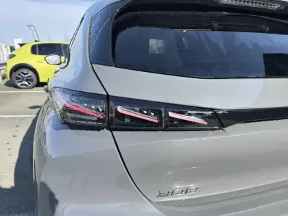 Photo 16 Peugeot 308  Hybrid 145 e-DCS6