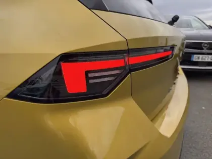 Photo 16 Opel Astra  1.5 Diesel 130 ch BVA8