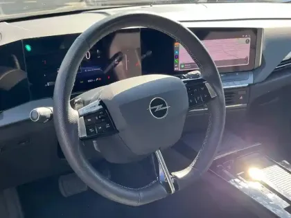 Photo 11 Opel Astra  1.2 Turbo 130 ch BVA8