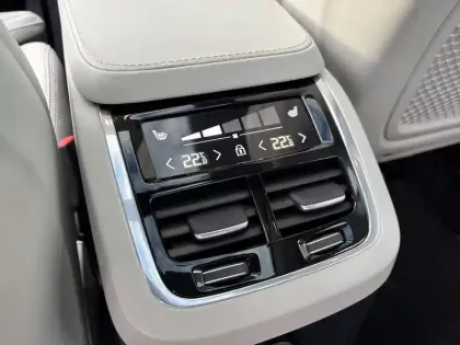 Photo 7 Volvo Xc90  T8 AWD Hybride Rechargeable 310+145 ch Geartronic 8 7pl