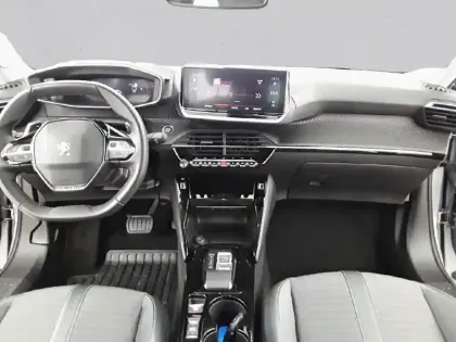 Photo 79 Peugeot 2008  BlueHDi 130 S&S EAT8