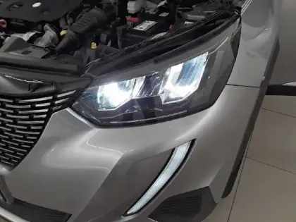 Photo 15 Peugeot 2008  BlueHDi 130 S&S EAT8