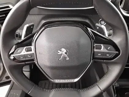 Photo 8 Peugeot 2008  BlueHDi 130 S&S EAT8