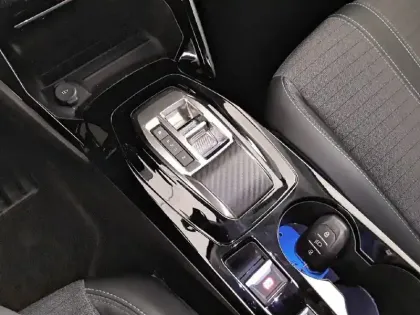 Photo 13 Peugeot 2008  BlueHDi 130 S&S EAT8