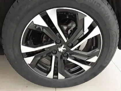 Photo 12 Peugeot 2008  BlueHDi 130 S&S EAT8