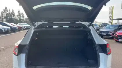 Photo 17 Renault Austral  E-Tech hybrid 200