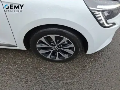 Photo 13 Renault Clio  E-Tech 140 - 21N