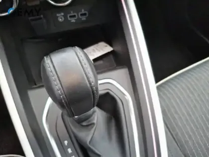 Photo 25 Renault Clio  E-Tech 140 - 21N