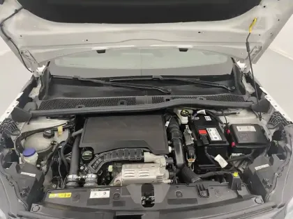 Photo 20 Peugeot 2008  PureTech 130 S&S EAT8