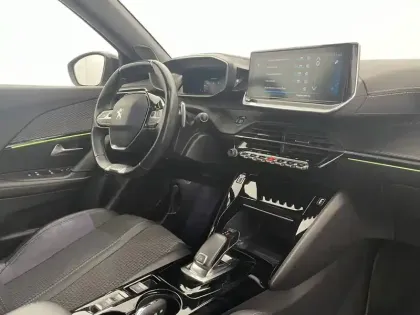 Photo 30 Peugeot 2008  PureTech 130 S&S EAT8