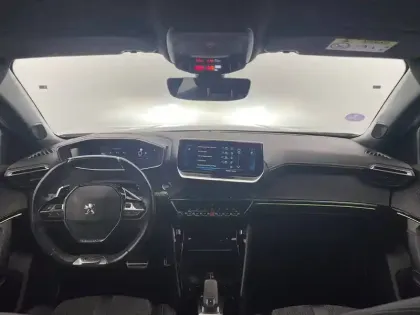 Photo 23 Peugeot 2008  PureTech 130 S&S EAT8