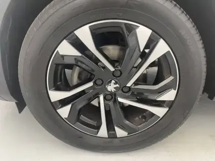 Photo 16 Peugeot 2008  PureTech 130 S&S EAT8