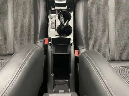 Photo 32 Peugeot 2008  PureTech 130 S&S EAT8