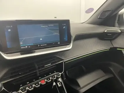 Photo 25 Peugeot 2008  PureTech 130 S&S EAT8