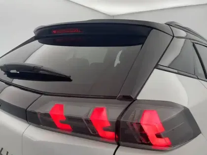 Photo 24 Peugeot 2008  PureTech 130 S&S EAT8