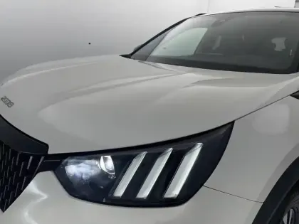 Photo 31 Peugeot 2008  PureTech 130 S&S EAT8