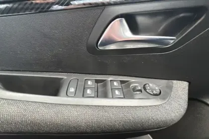 Photo 25 Peugeot 208  100 S&S BVM6