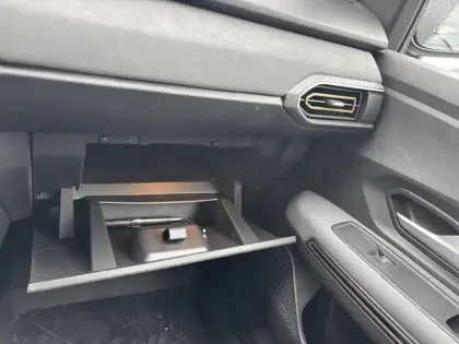 Photo 66 Dacia Jogger  Hybrid 140 5 places