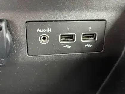 Photo 35 Renault Clio  E-Tech 140