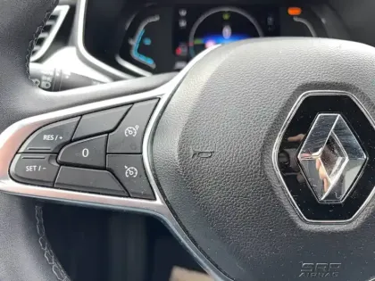 Photo 21 Renault Clio  E-Tech 140