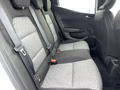 Photo 11 Renault Clio  E-Tech 140