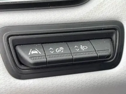 Photo 20 Renault Clio  E-Tech 140