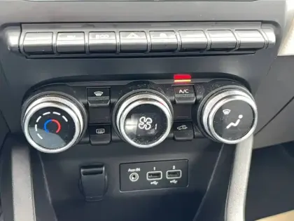 Photo 34 Renault Clio  E-Tech 140