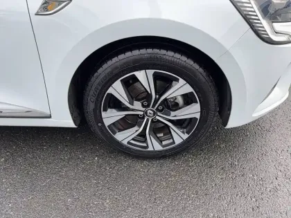 Photo 10 Renault Clio  E-Tech 140