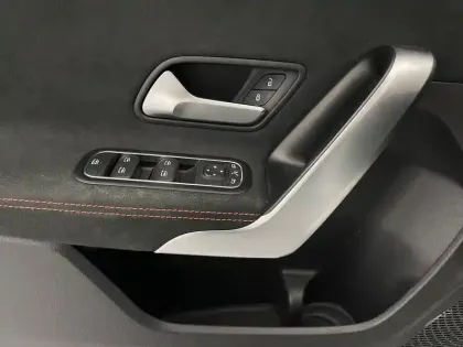 Photo 23 Mercedes Classe A Gén. IV (W177) Ph1 AMG Line 5