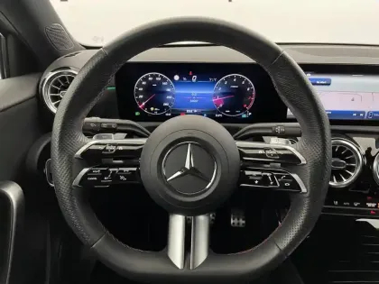 Photo 22 Mercedes Classe A Gén. IV (W177) Ph1 AMG Line 5