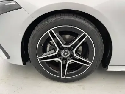 Photo 17 Mercedes Classe A Gén. IV (W177) Ph1 AMG Line 5